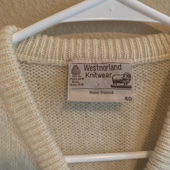 ❌SOLD❌100% wool vest!! - Picture 2 of 4